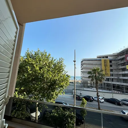Seaside Huqi 酒店 Durrës