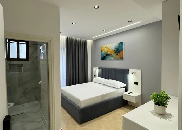 Huqi Seaside 3* Durrës
