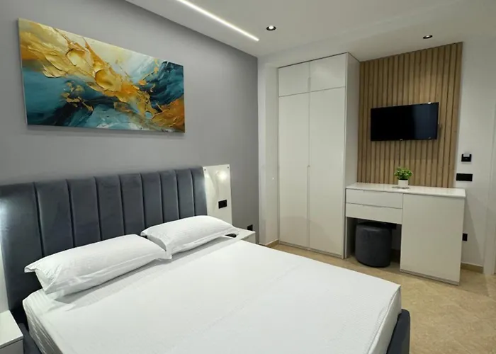 Huqi Seaside 3* Durrës