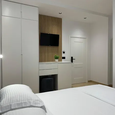 Huqi Seaside 3* Дуррес